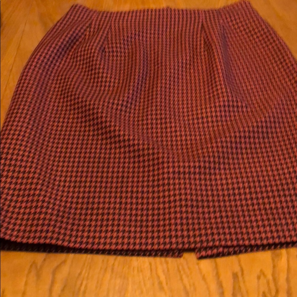 Women’s wool skirt black and coral checked